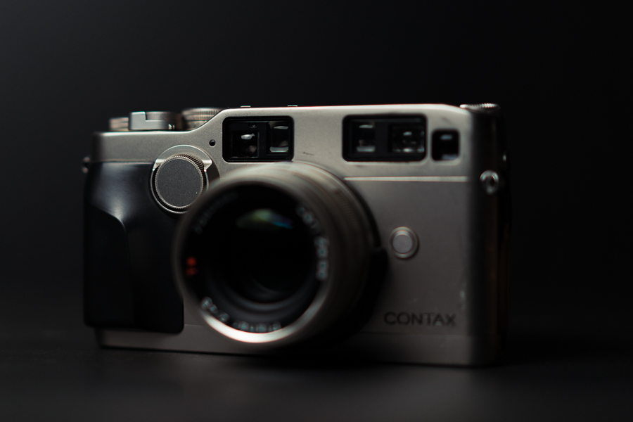 Contax G2 showing the location of the autofocus beam.